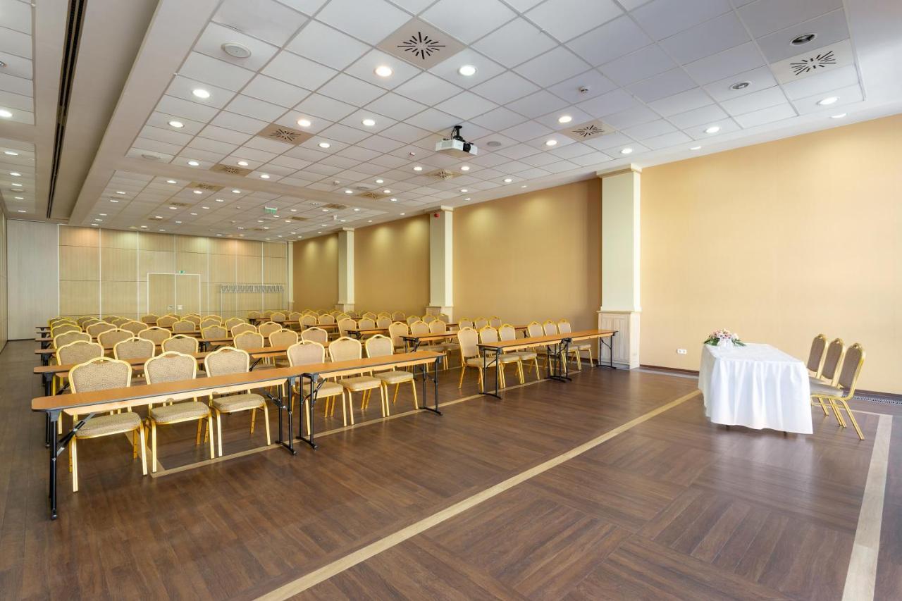 Hotel Eger & Park Bagian luar foto