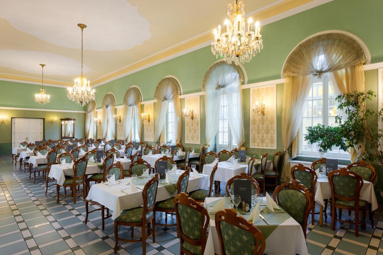 Hotel Eger & Park Bagian luar foto