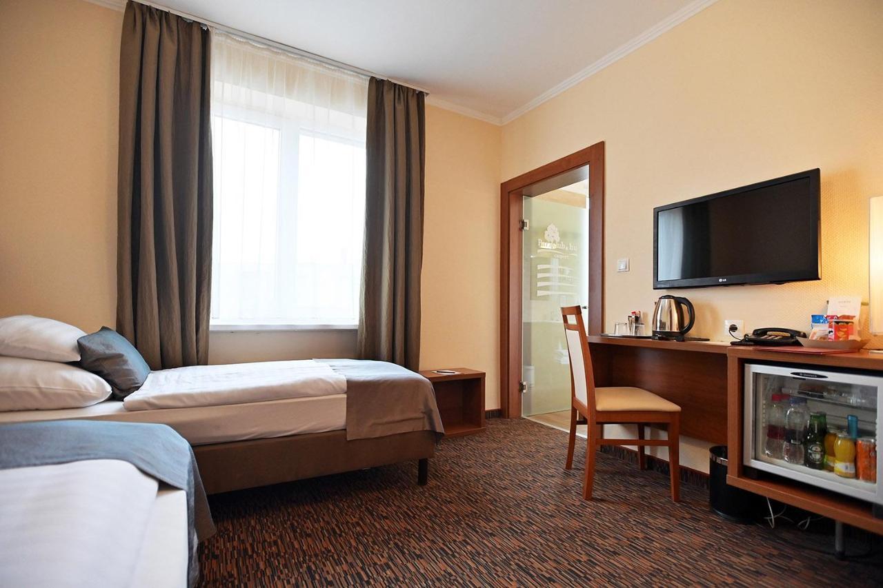 Hotel Eger & Park Bagian luar foto