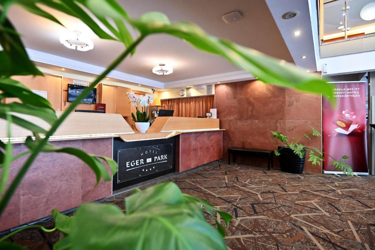 Hotel Eger & Park Bagian luar foto