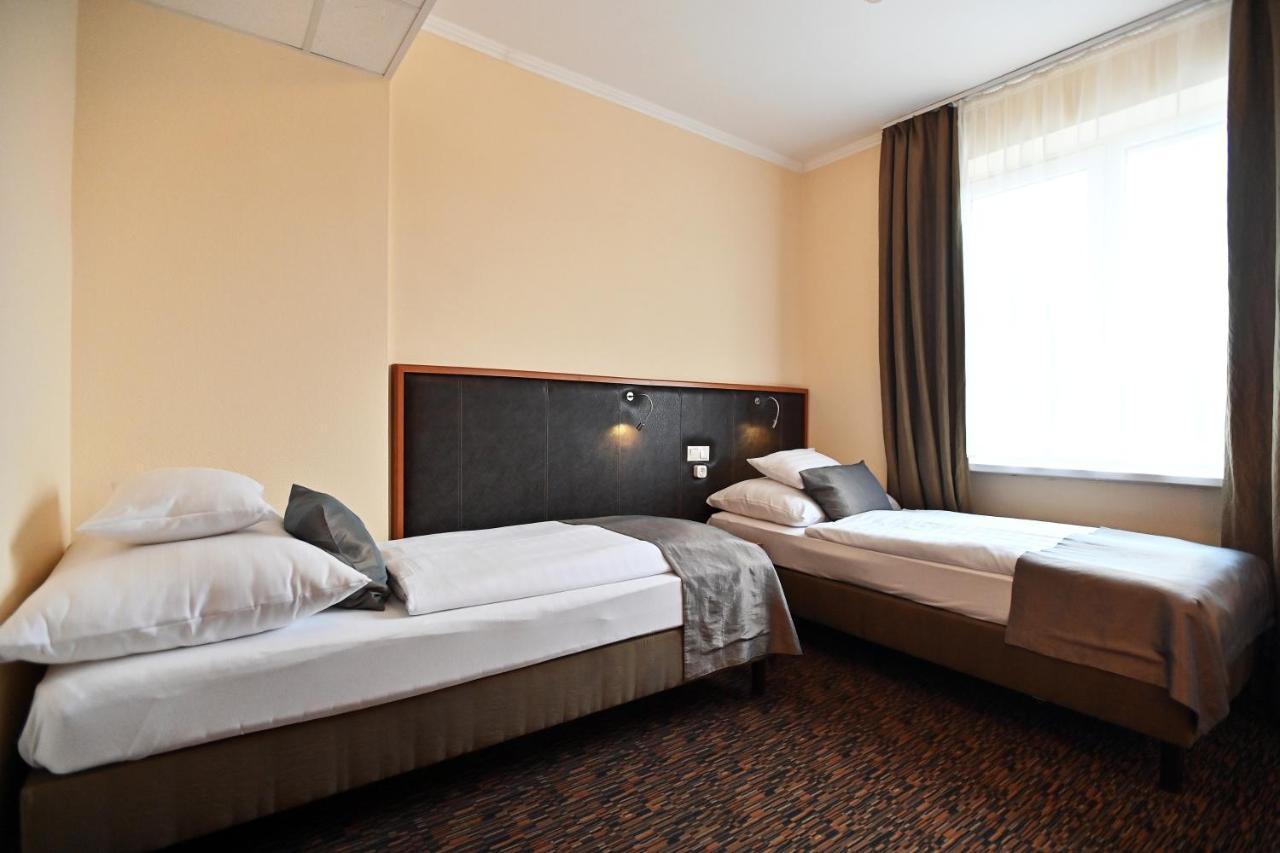 Hotel Eger & Park Bagian luar foto