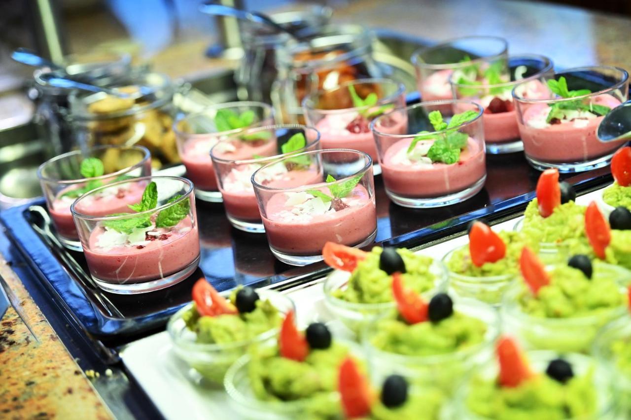 Hotel Eger & Park Bagian luar foto