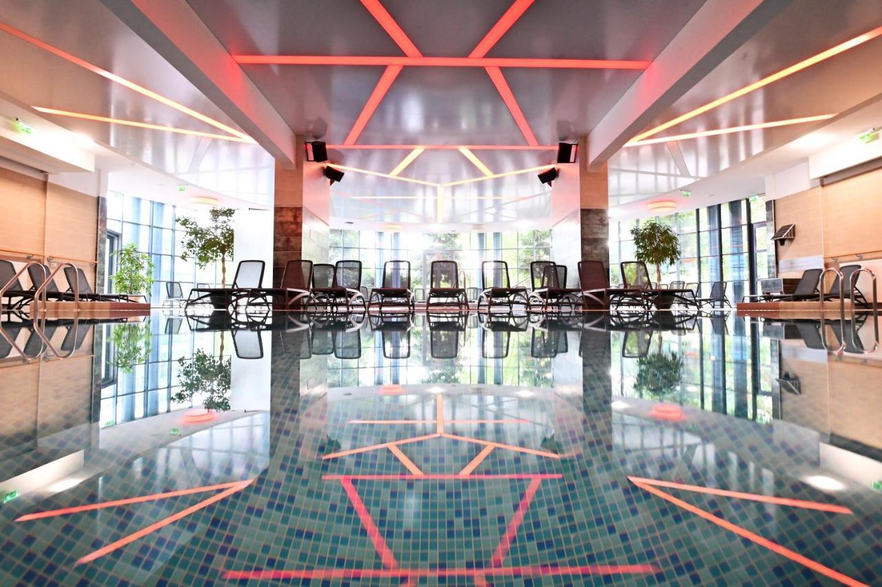 Hotel Eger & Park Bagian luar foto