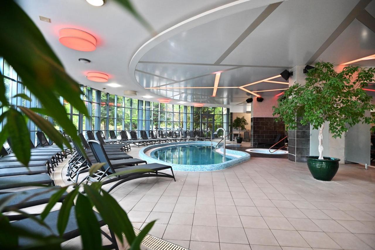 Hotel Eger & Park Bagian luar foto